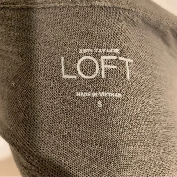 Ann Taylor LOFT olive green top size small - Picture 2 of 5